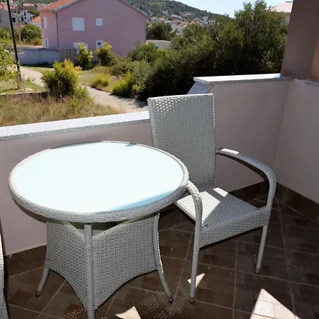 In Mit Barbecue By Interhome * Vinišće