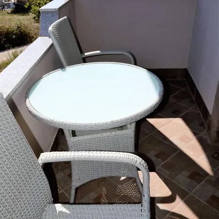 Apartman In Mit Barbecue By Interhome Vinisce