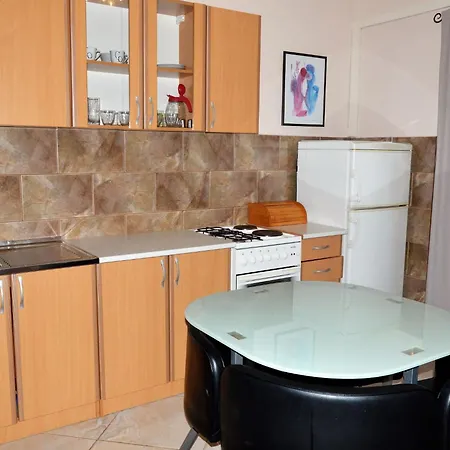 In Mit Barbecue By Interhome * Vinišće