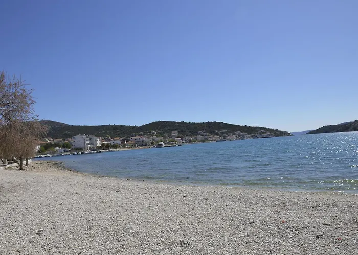 In Mit Barbecue By Interhome Vinišće